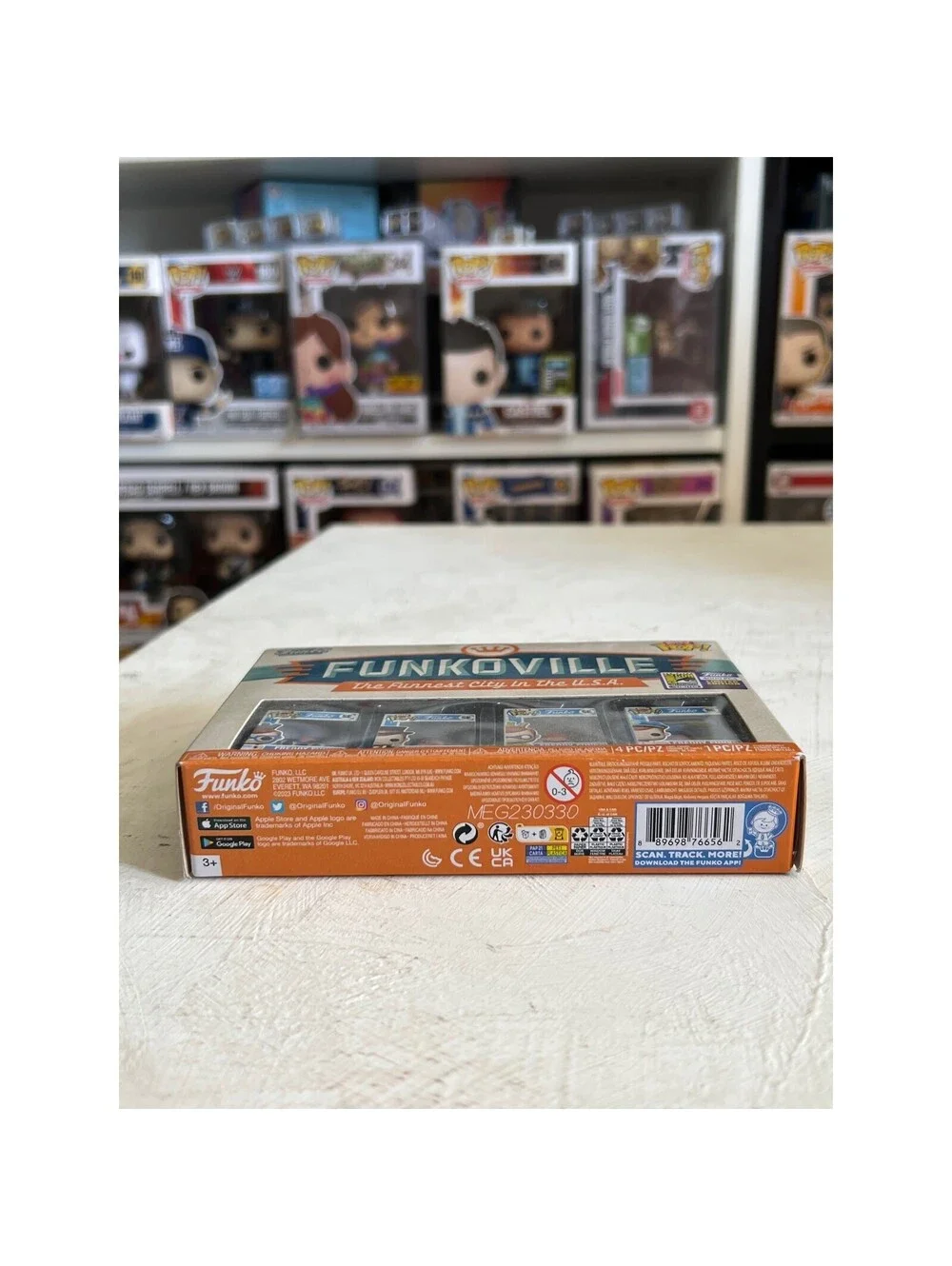 ONLY 4000 PCS OFFICIAL 2023 SDCC STICKER LE Funkoville FUNKO BITTY POP 4-Pack